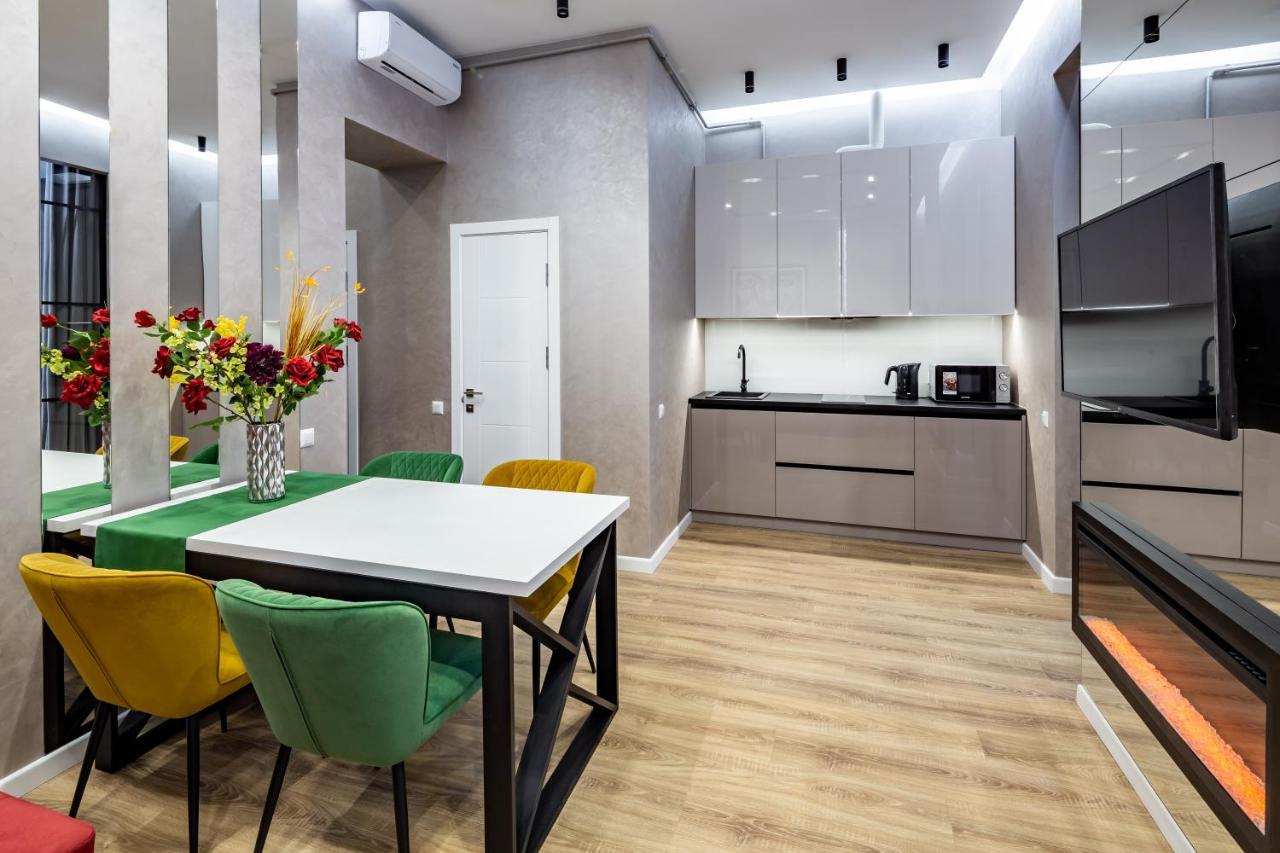 Alfa Apartments 3-Кімнатна Lux-Квартира У Центрі Львова Lviv Exterior foto