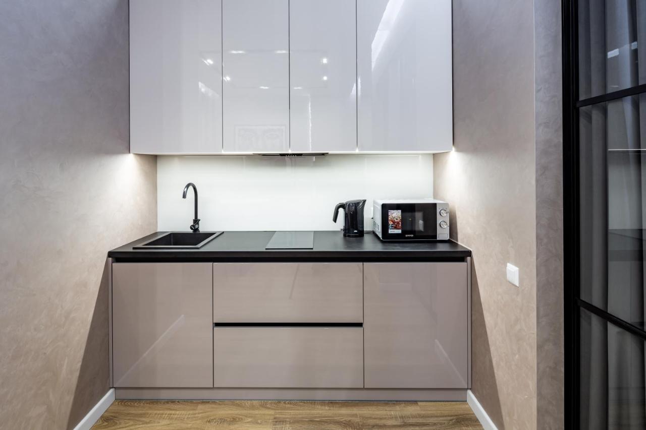 Alfa Apartments 3-Кімнатна Lux-Квартира У Центрі Львова Lviv Exterior foto