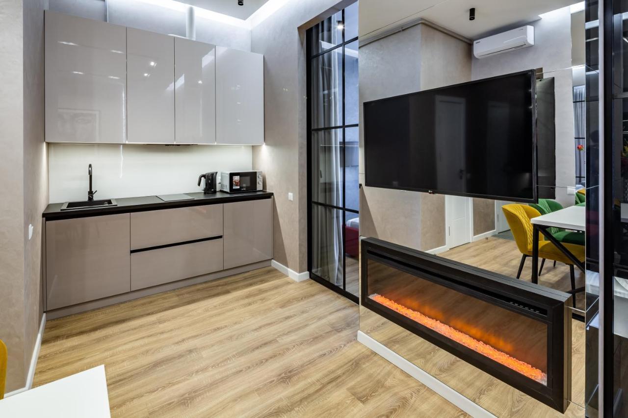 Alfa Apartments 3-Кімнатна Lux-Квартира У Центрі Львова Lviv Exterior foto
